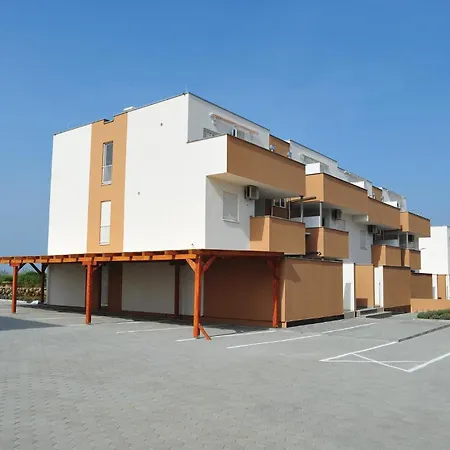 Apartmán Beautiful In With Swimming Pool